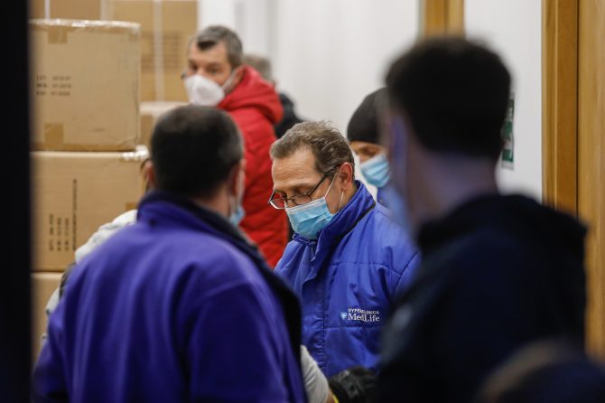 MedLife vine în sprijinul celor mai afectate spitale din Ucraina urmând să pună la dispoziție echipamente și materiale sanitare